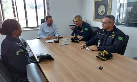 Comandante Do Distrito Naval Realiza Visita Prefeitura De Porto