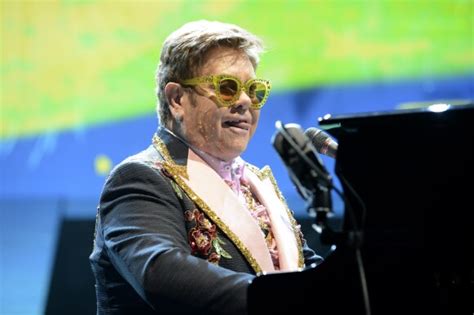 Photo Elton John En Concert Au Tui Arena Hanovre Dans Le Cadre De