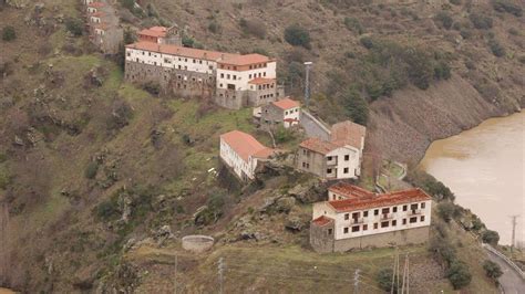 Este Pueblo Zamorano En Plena Reserva De La Biosfera Se Vende Por 240