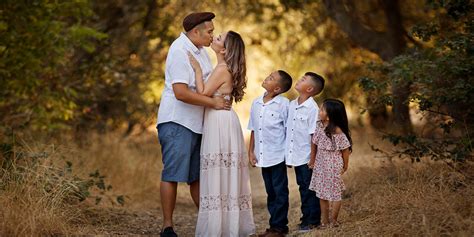 Sacramento Fall Family Photography at American River, California ...