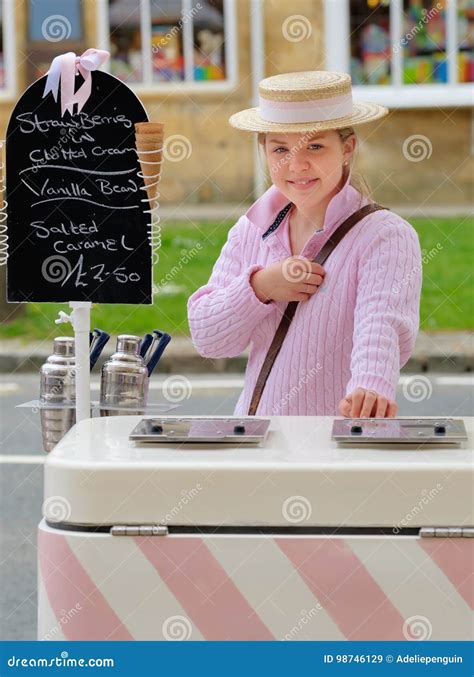 Ice Cream Vendor Broadway Cotswolds England Editorial Stock Image