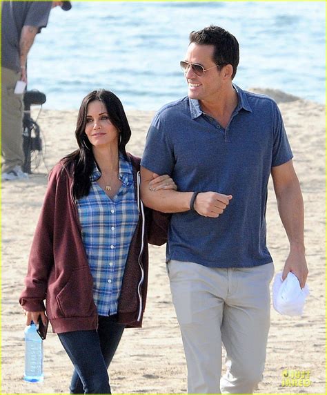 Courteney Cox Cougar Town Set With Josh Hopkins Photo 2771576 Busy Philipps Courteney