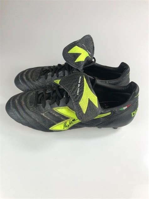 Roy Keane Match Worn & Signed Manchester United Football Boots - Golden ...