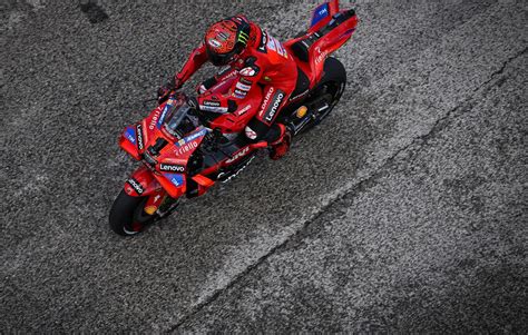 Pecco Bagnaia Revienta El R Cord De Misano Jorge Mart N Se Cae Y Fabio