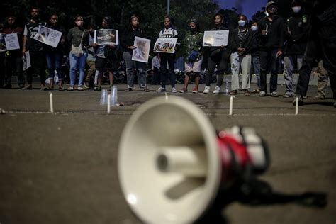 Foto Unjuk Rasa Solidaritas Lilin Untuk Korban Mutilasi Di Papua