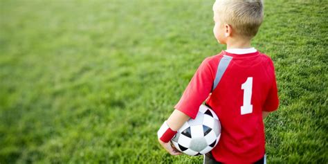 How Do Football Classes Help In Improving Sports Skills Of Your Child? - Ping Blog