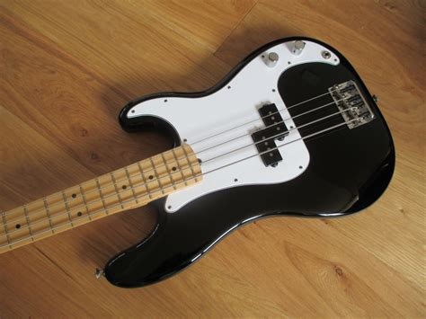 Sold Fender Precision Bass Usa 2010 With Original Case Classic And Cool Guitars