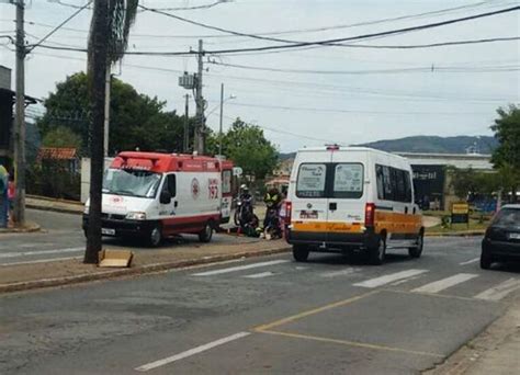 Carro Bate Em Palmeira E Capota Na Manoel Da Custodia R Dio Santana