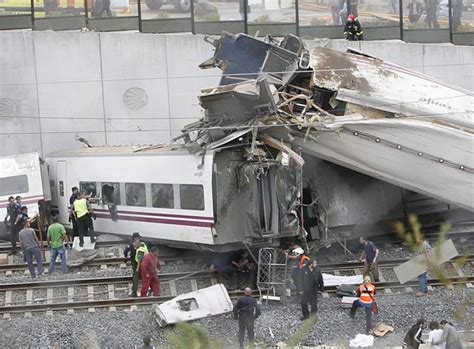 Noticias Hausler ESPAÑA ACCIDENTE FERROVIARIO EN GALICIA TREN DE