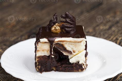 chocolate cream cake with sponge cake 9444397 Stock Photo at Vecteezy