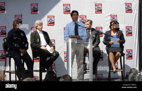 Lapd Deputy Chief Earl Paysinger Ken Sunshine Timothy J Leiweke Ceo