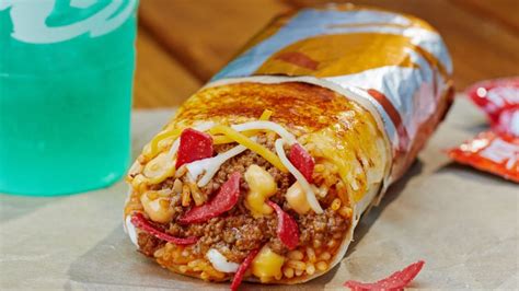 What To Know Before Eating Taco Bells Grilled Cheese Burrito Youtube