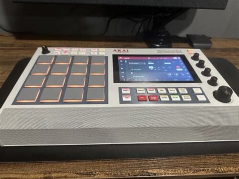 Akai Mpc Live Ii Special Retro W Tb Samsung Evo Ssd Drive Read