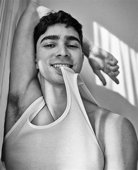 Isaac Cole Powell 😏 : r/MenInTanks