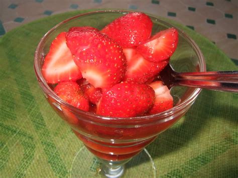 Salade De Fraises Au Citron Dans La Cuisine De Fabienne