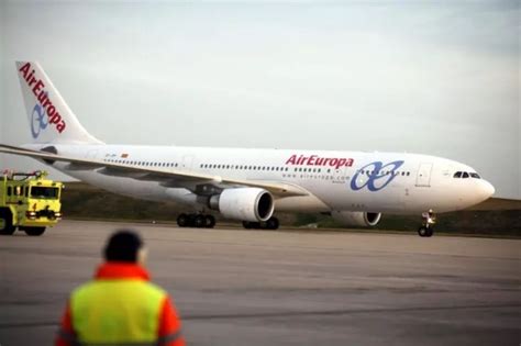 Avião faz pouso forçado em Natal após turbulência deixar feridos