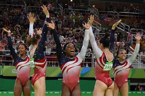 Simone l enfant adoptée devenue meilleure gymnaste au monde