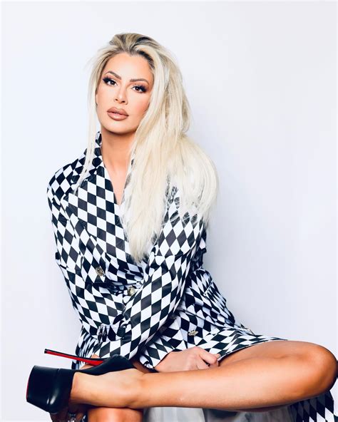 Hot Maryse Mizanin Photos WWE Fans Need To See - PWPIX.net