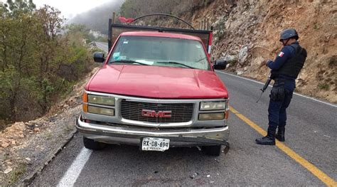 Se Registra Choque Entre Moto Y Camioneta En La Sierra Sur El