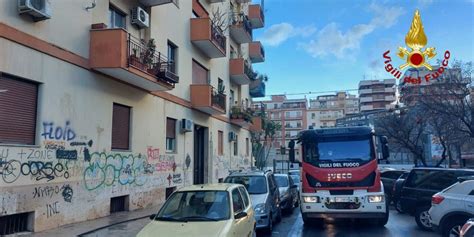 Palermo Fiamme Nel Seminterrato Di Una Palazzina Del Centro Giornale