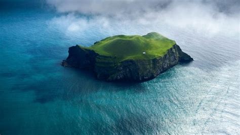 "The World's Loneliest House" Mystery of the White House on a Remote ...