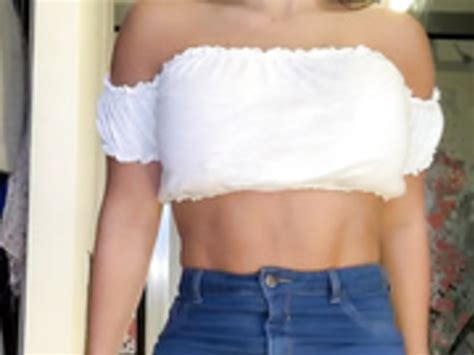 Steffy Moreno Gets Naked