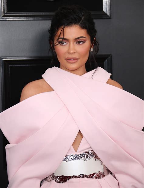 Kylie Jenner Wore A 22000 Feather Gown To Celebrate Her 22nd Birthday