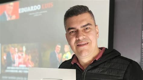 Eduardo Luis Recibe Burlas En Argentina Por Hacerse Corte Con El Rostro