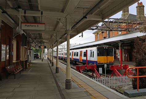 London Overground Class 315 315808 Chingford A Quiet Mo Flickr