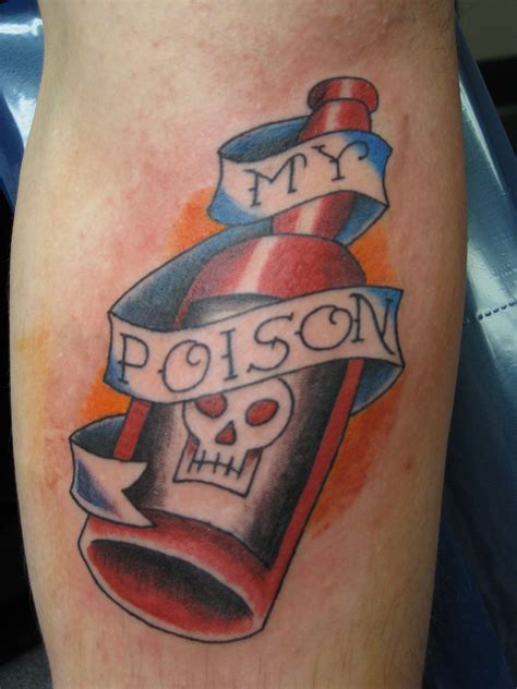 Kylelavorgnalarktattooalbanynycoloramericantraditionalbannerbottleskullpoison Lark