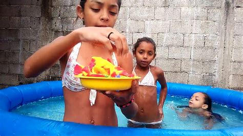 Desafio Na Piscina Quem Pega Mais Objetos Dailymotion