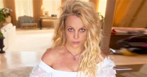 Britney Spears Souffre De L Sions Nerveuses Sur Le C T Droit De Son