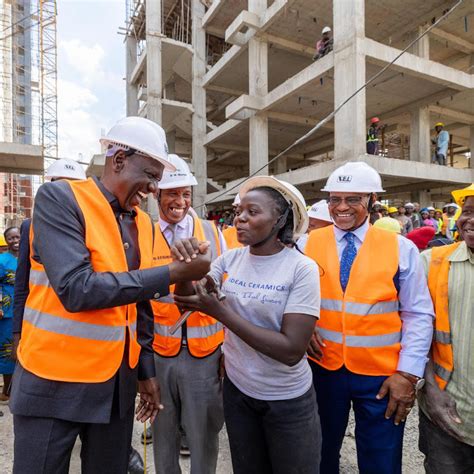 [photos] Ruto Inspects Mukuru Affordable Housing Project