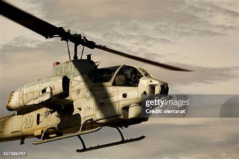 245 Cobra Gunship Stock Photos, High-Res Pictures, and Images - Getty ...