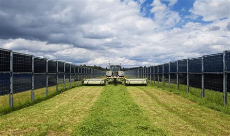 Il fotovoltaico verticale orientato est ovest può aiutare a