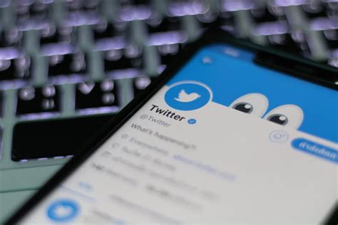 Twitter Mulai Uji Coba Fitur Edit Tweet Berbayar Nusa Jawa