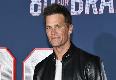 Tom Brady Models His Perfect 45 Brady Brands Sweat Wicking T Shirt