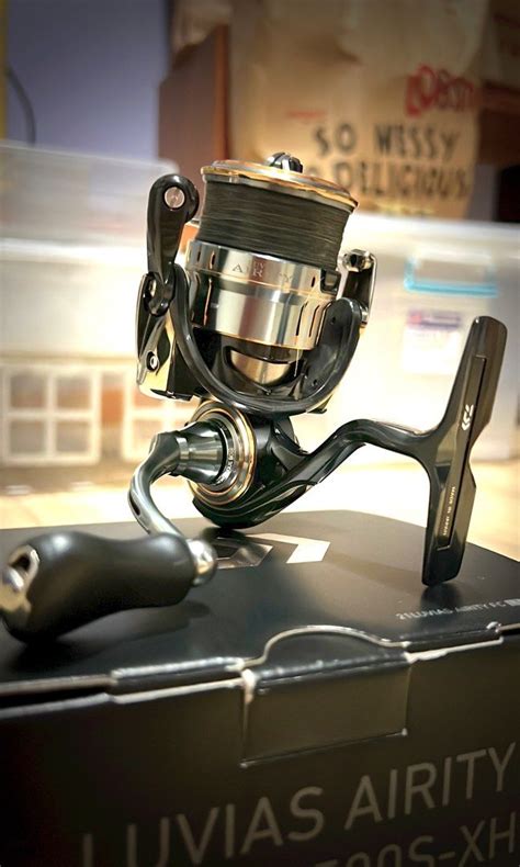 21 Daiwa Luvias Airity LT2500S XH Spinning Fishing Reel Exist