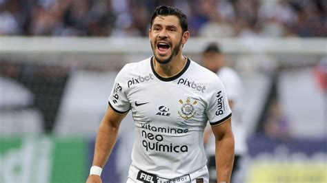 Santos sonda situação de Giuliano que está de saida do Corinthians