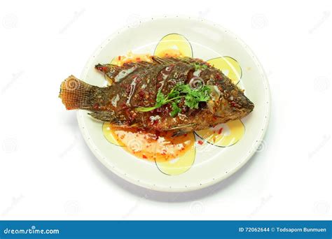 Gebratene Fische Mit Chili Sauce Stockfoto Bild Von Eingelegt Platte