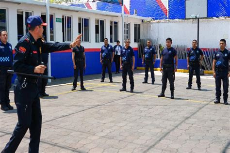 Capacitación a policías auxiliares de Puebla en seguridad bancaria y