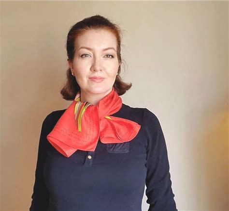 This Is A Guide To Grace Kelly Scarf Styles Learn How To Wear A Neck