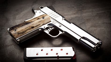 «pistol» HD Wallpapers