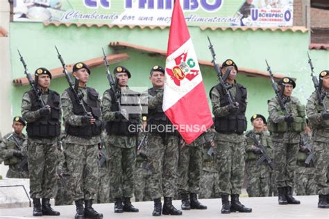 Ejército Rinde Homenaje A La Bandera Del Perú Peru Correo