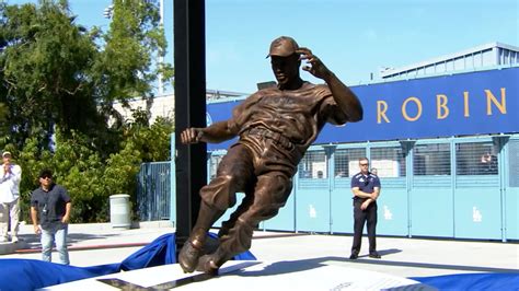 Dodgers honor Jackie Robinson's legacy with statue | 02/20/2022 | MLB.com