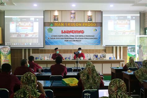 Hasilkan Puluhan Buku MAN 1 Kulon Progo Adakan Launching MAN 1 Kulon