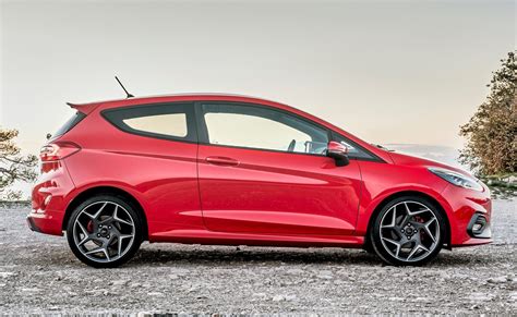 9 Things You Need To Know About The 2018 Ford Fiesta St The Auto Loons