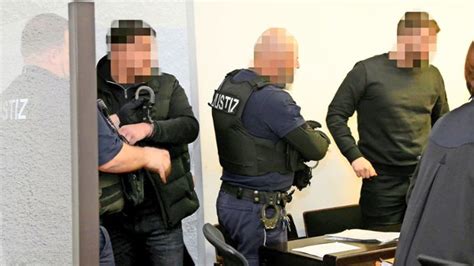 Bluttat Von Asperg Sind Zwei Angeklagte Zu Unrecht In Haft Ludwigsburg