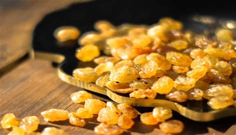 Exploring the Health Benefits of Golden Raisins - kouroshfoods