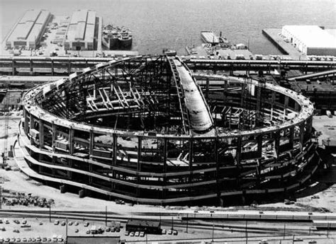 Seattle Kingdome, under construction. : ClassicStadium